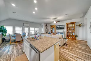 9107 Brett Ct, Mont Belvieu, TX 77523 - Photo 13