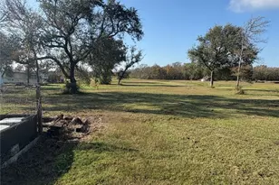 2433 Duncan Dr, Freeport, TX 77541 - Photo 11