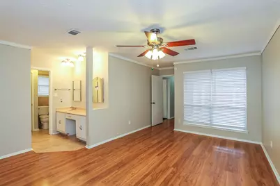 613 W Castle Harbour Drive, Friendswood, TX 77546 - Photo 9