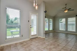 1303 Mayberry Cir, Sugar Land, TX 77479 - Photo 11