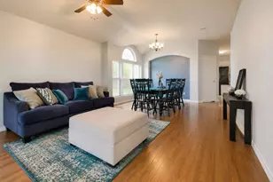 1303 Mayberry Cir, Sugar Land, TX 77479 - Photo 5