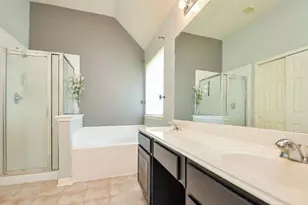1303 Mayberry Cir, Sugar Land, TX 77479 - Photo 17