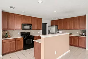 19819 Rippling Brook Ln, Tomball, TX 77375 - Photo 9
