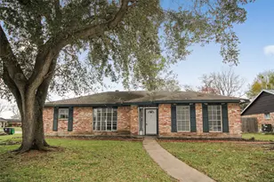 10534 Huntington Wood Dr, Houston, TX 77099 - Photo 1