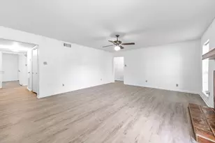 2702 Dove Tree Dr, Alvin, TX 77511 - Photo 11