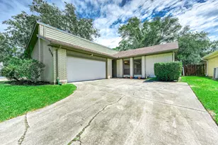 2702 Dove Tree Dr, Alvin, TX 77511 - Photo 5