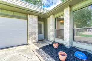 2702 Dove Tree Dr, Alvin, TX 77511 - Photo 5