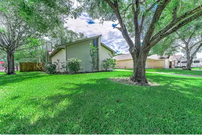 2702 Dove Tree Drive, Alvin, TX 77511 - Photo 3