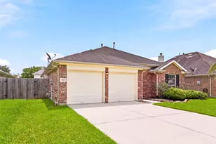 8226 Mandalay Bay Dr, Baytown, TX 77523 - Photo 3