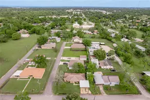 210 Bullard St, Madisonville, TX 77864 - Photo 45