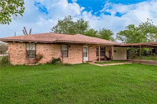 210 Bullard St, Madisonville, TX 77864 - Photo 37