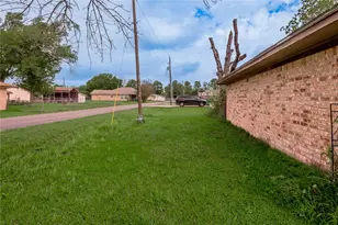 210 Bullard St, Madisonville, TX 77864 - Photo 39