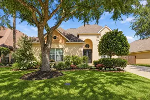 201 Lago Vista St, League City, TX 77565 - Photo 1