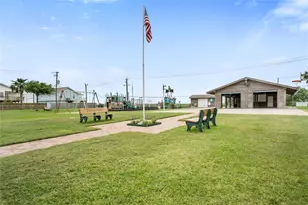 16710 Montego Way, Jamaica Beach, TX 77554 - Photo 21