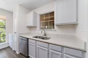 3770 Lovers Wood Ln, Houston, TX 77014 - Photo 9