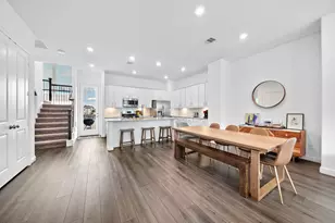 11008 Mikula Dr, Houston, TX 77043 - Photo 17