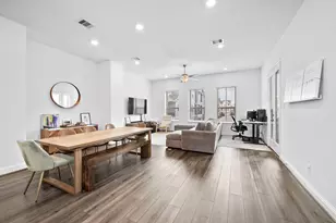 11008 Mikula Dr, Houston, TX 77043 - Photo 15