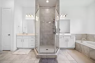 11008 Mikula Dr, Houston, TX 77043 - Photo 23