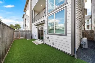 11008 Mikula Drive, Houston, TX 77043 - Photo 33