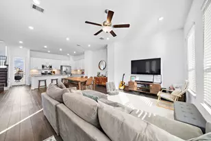 11008 Mikula Dr, Houston, TX 77043 - Photo 9