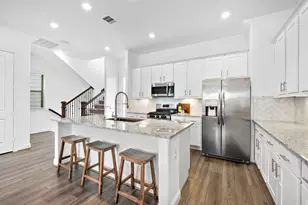 11008 Mikula Dr, Houston, TX 77043 - Photo 11