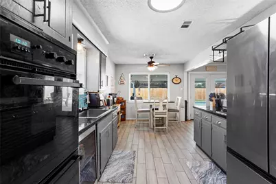 2712 Perry Lane, Alvin, TX 77511 - Photo 7