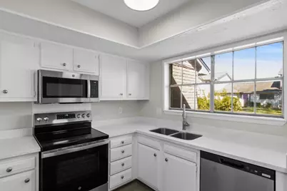 6541 S Briar Bayou Drive, Houston, TX 77072 - Photo 11