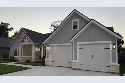 320 Wood Haven Drive, West Columbia, TX 77486 - Photo 3