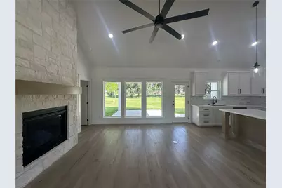 320 Wood Haven Drive, West Columbia, TX 77486 - Photo 15
