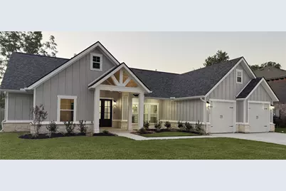 320 Wood Haven Drive, West Columbia, TX 77486 - Photo 1