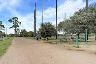 908 Thompson St, Houston, TX 77007 - Photo 35