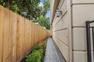 908 Thompson St, Houston, TX 77007 - Photo 29