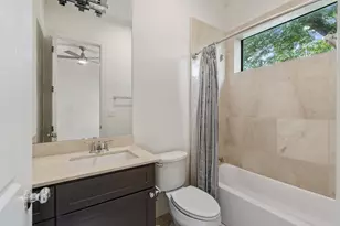 908 Thompson St, Houston, TX 77007 - Photo 25