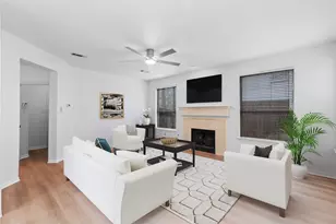 22 Almond Branch Pl, The Woodlands, TX 77382 - Photo 3