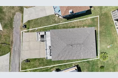 3093 Greg Street, Crystal Beach, TX 77650 - Photo 7