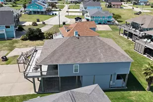 3093 Greg St, Crystal Beach, TX 77650 - Photo 5