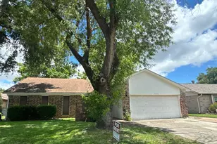5222 Valleyview Dr, La Porte, TX 77571 - Photo 1