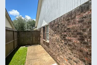 5222 Valley View Drive, La Porte, TX 77571 - Photo 3