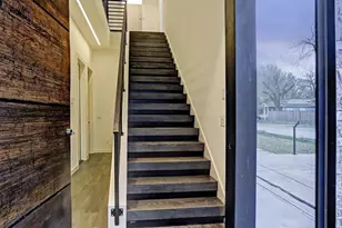 815 W 24th St, Houston, TX 77008 - Photo 3
