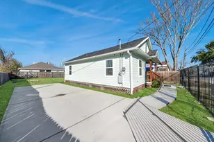 3703 Lila St, Houston, TX 77026 - Photo 9