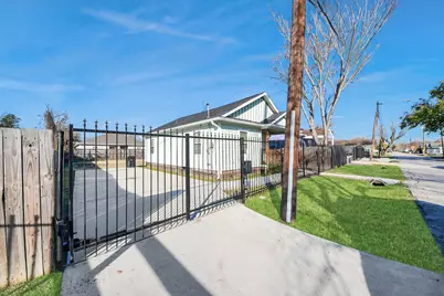 3703 Lila Street, Houston, TX 77026 - Photo 37