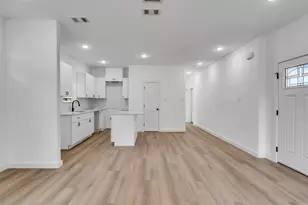 8102 Crestview Unit A/B Dr, Houston, TX 77028 - Photo 11