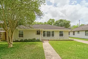 3419 Norris Dr, Houston, TX 77025 - Photo 1