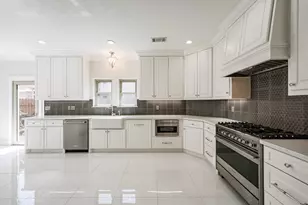 207 Victoria Way, Friendswood, TX 77546 - Photo 5