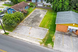 213 E Texas Ave, Baytown, TX 77520 - Photo 1