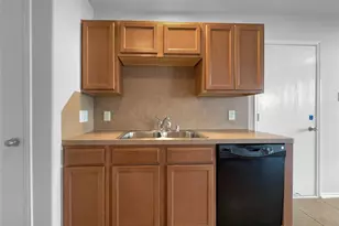 11031 Crosby Field Ln, Houston, TX 77034 - Photo 9