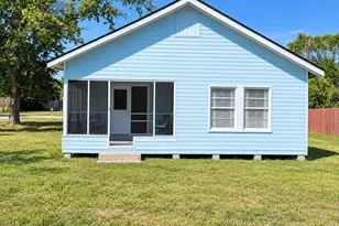 310 Pine Bluff St, La Porte, TX 77571 - Photo 1