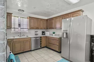 3318 S Greenpark Dr, Houston, TX 77082 - Photo 9