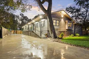 5 Tree Frog Dr, Houston, TX 77074 - Photo 1