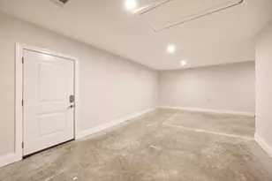 5 Tree Frog Dr, Houston, TX 77074 - Photo 17